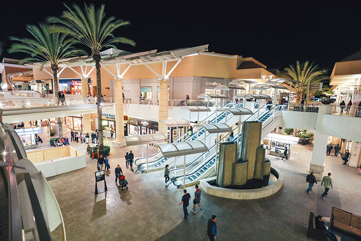 Best 8 Things in Fashion Valley Mall San Diego - urtrips